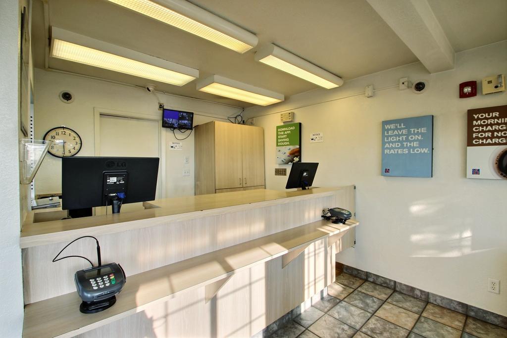 Motel 6 Milwaukee West - Brookfield Exterior foto