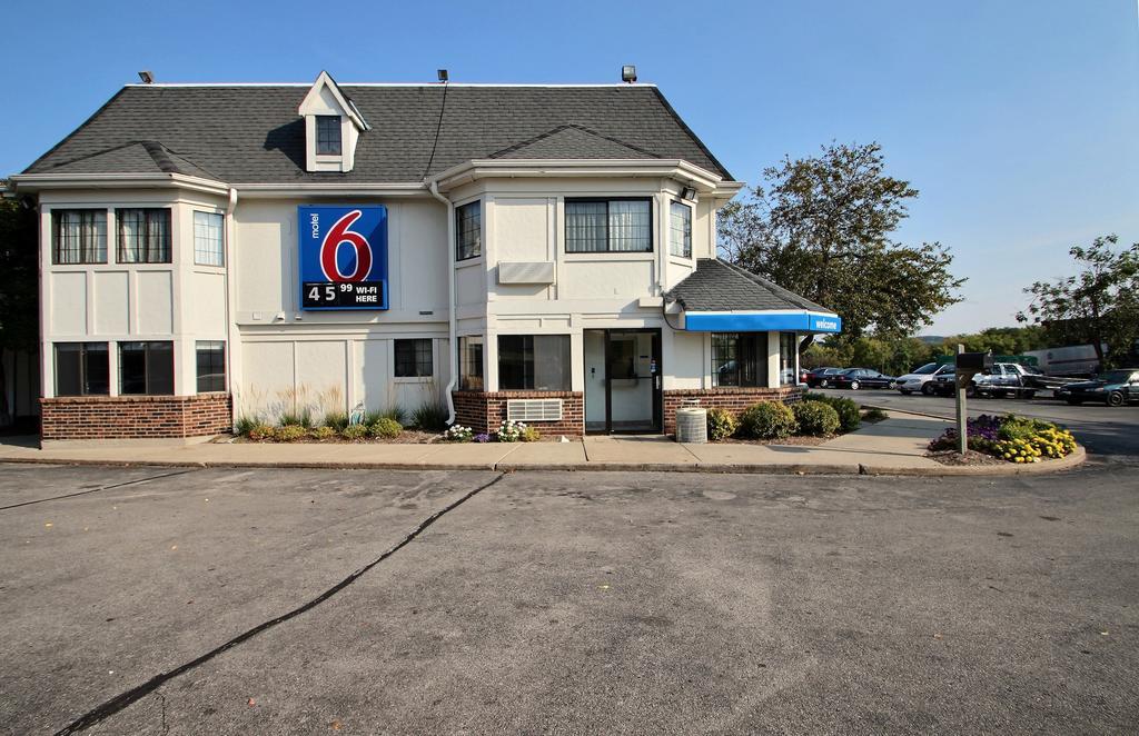Motel 6 Milwaukee West - Brookfield Exterior foto